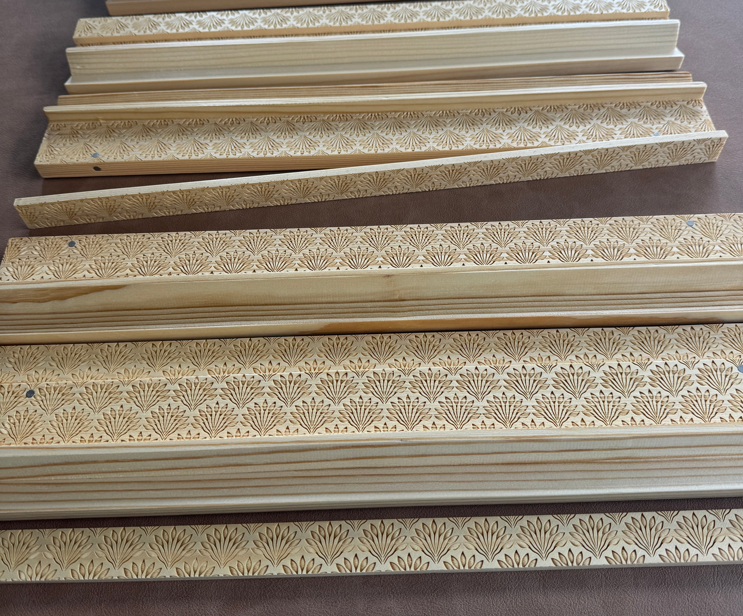 Engraved Natural Pine Wooden Rack & Pushers – 20 Inch Set of 4 Fan Motif