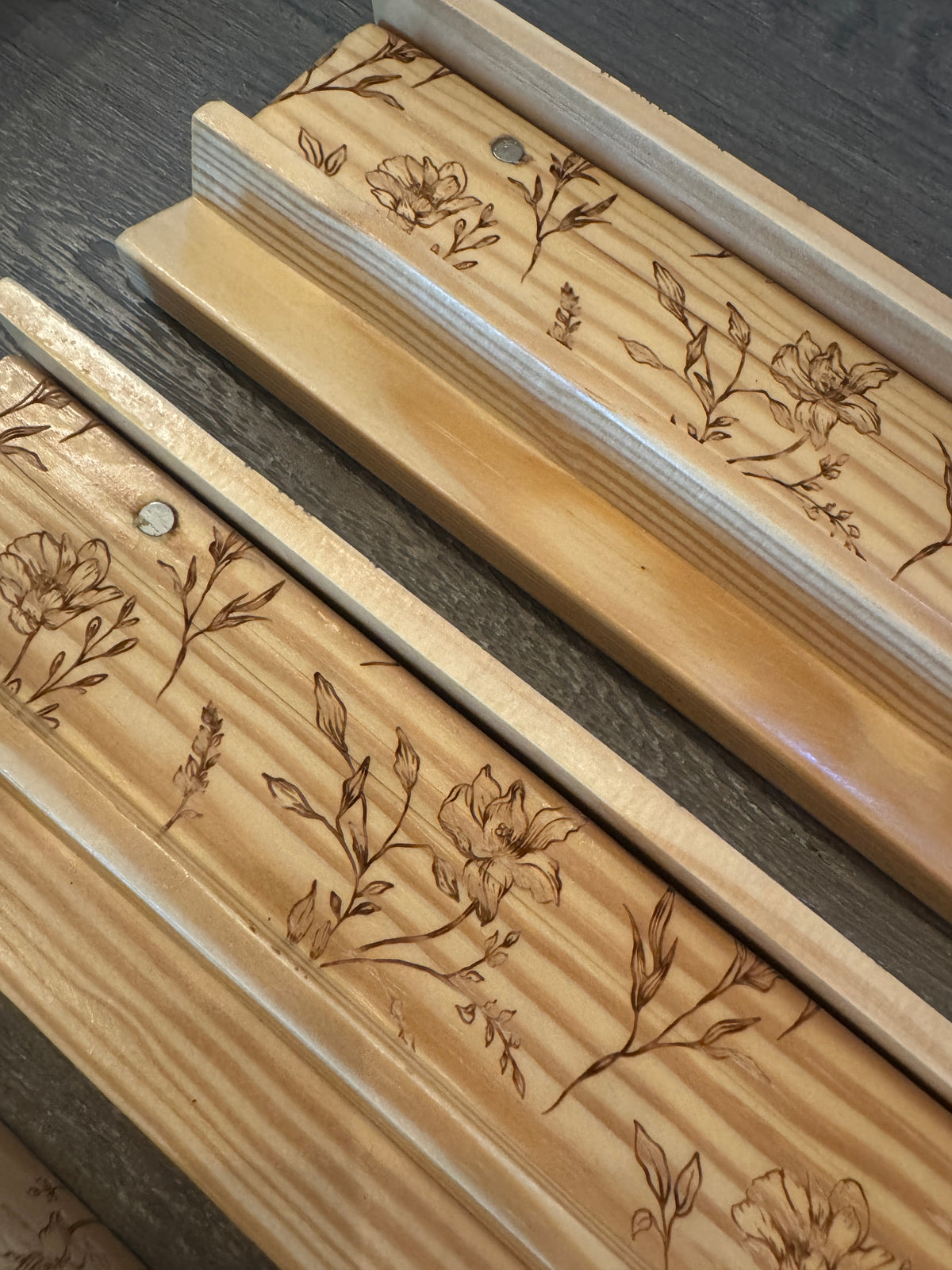 IMPERFECT ENGRAVED WOODEN RACKS