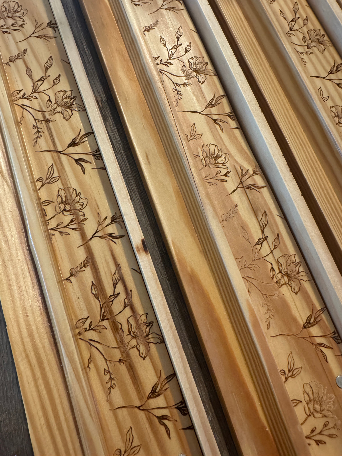 IMPERFECT ENGRAVED WOODEN RACKS