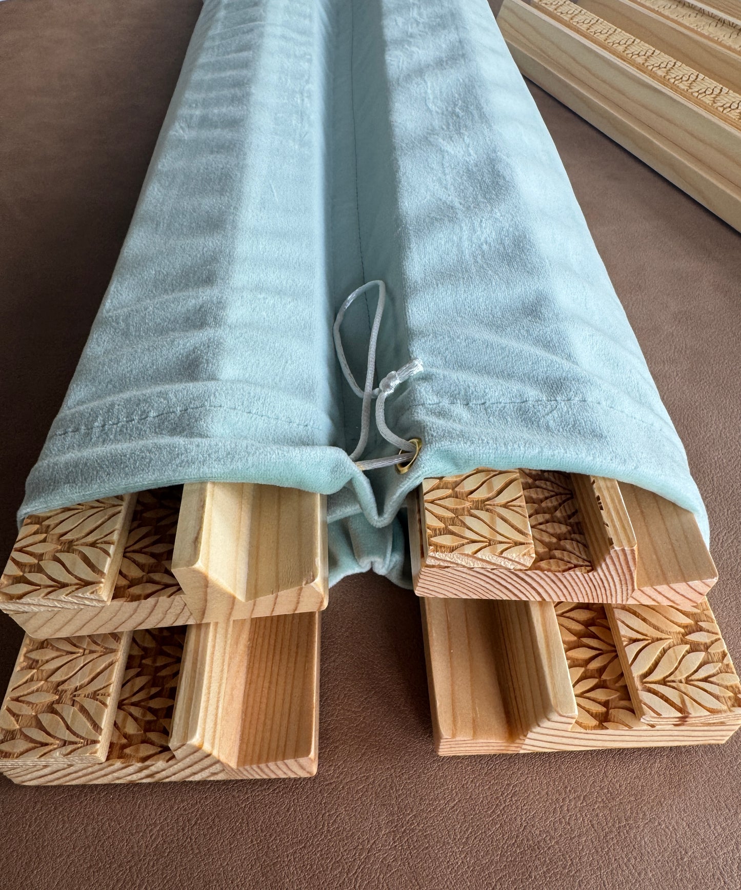 Engraved Natural Pine Wooden Rack & Pushers – 20 Inch Set of 4 (Leaf Design)